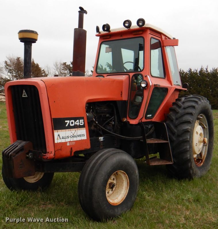 image for item IQ9257 Allis Chalmers 7045  tractor