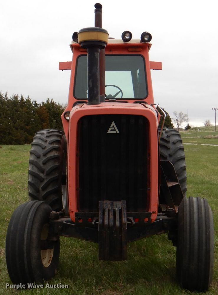 image for item IQ9257 Allis Chalmers 7045  tractor