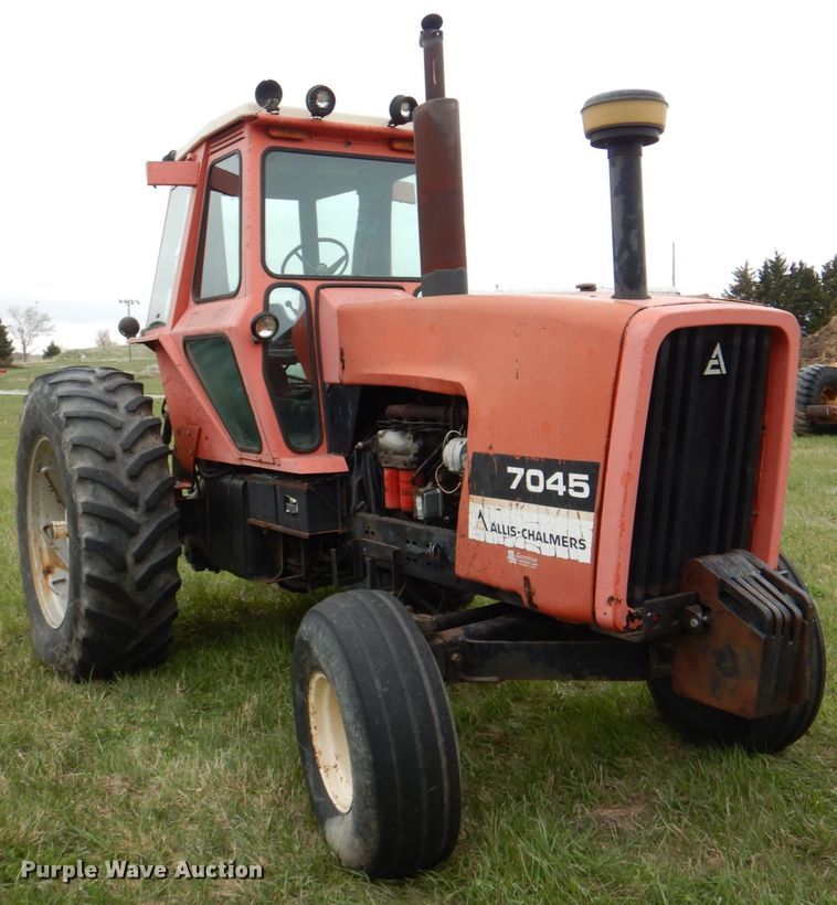 image for item IQ9257 Allis Chalmers 7045  tractor
