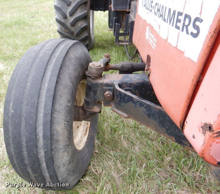 image for item IQ9257 Allis Chalmers 7045  tractor