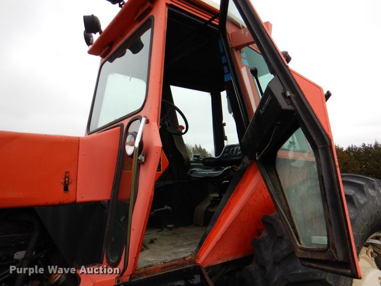 image for item IQ9257 Allis Chalmers 7045  tractor