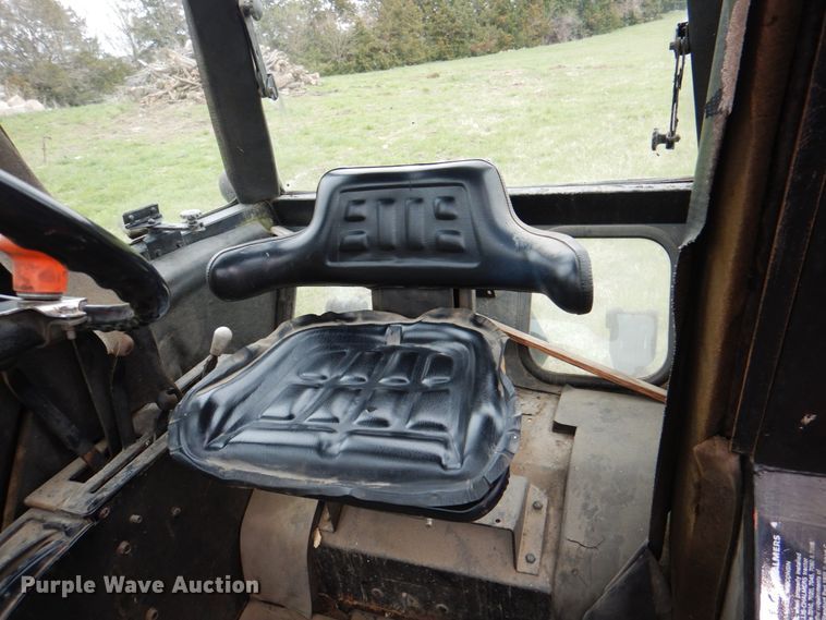 image for item IQ9257 Allis Chalmers 7045  tractor