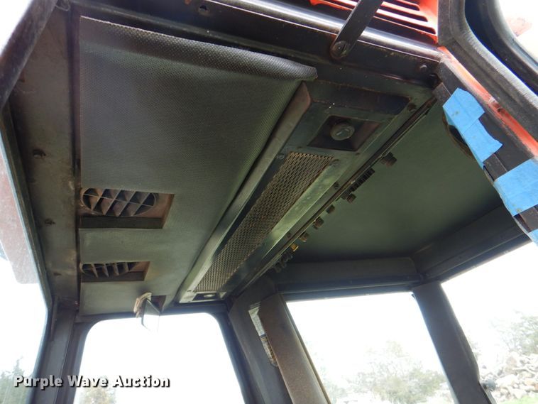 image for item IQ9257 Allis Chalmers 7045  tractor