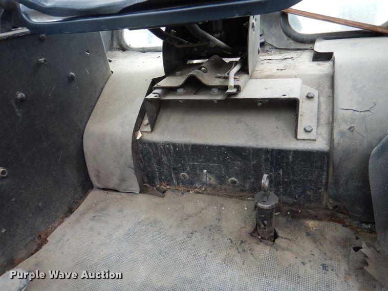 image for item IQ9257 Allis Chalmers 7045  tractor