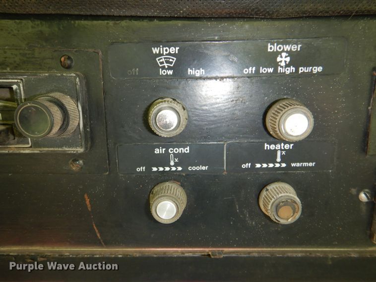 image for item IQ9257 Allis Chalmers 7045  tractor