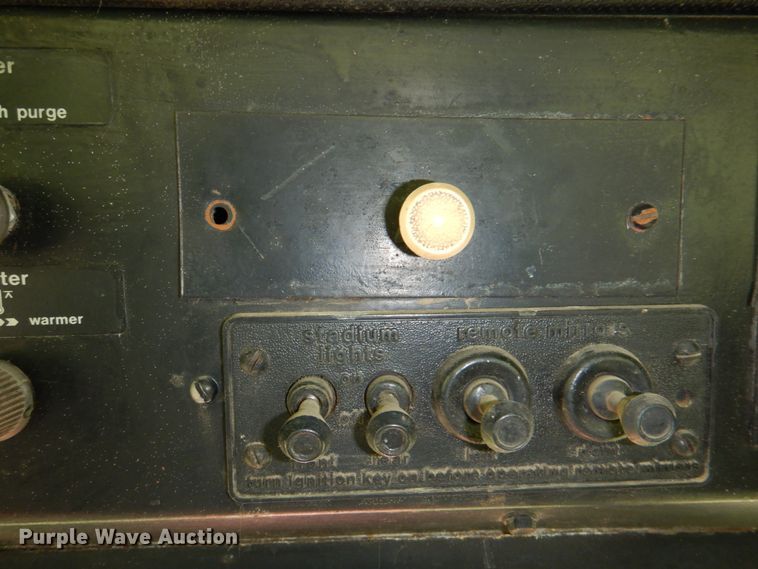 image for item IQ9257 Allis Chalmers 7045  tractor