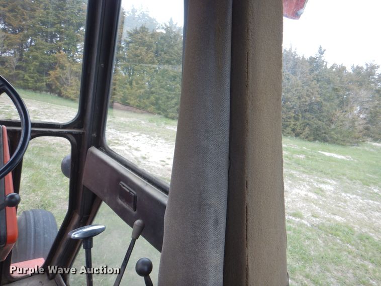 image for item IQ9257 Allis Chalmers 7045  tractor