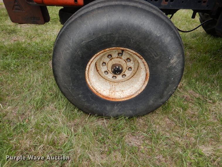 image for item IQ9257 Allis Chalmers 7045  tractor