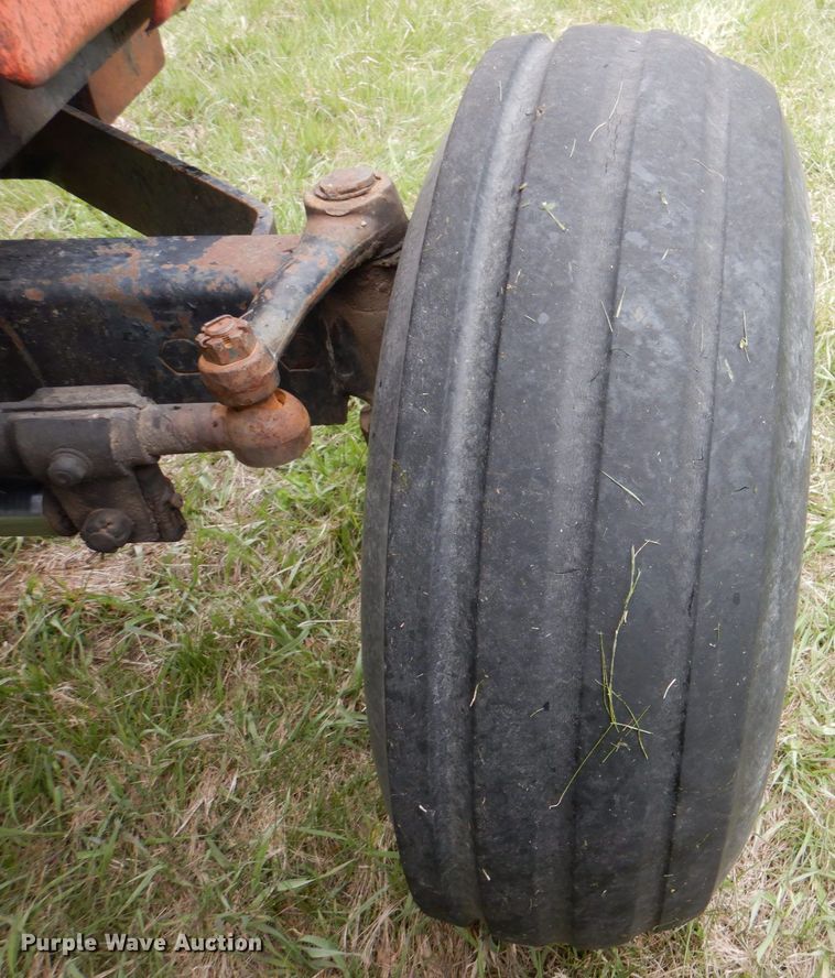 image for item IQ9257 Allis Chalmers 7045  tractor