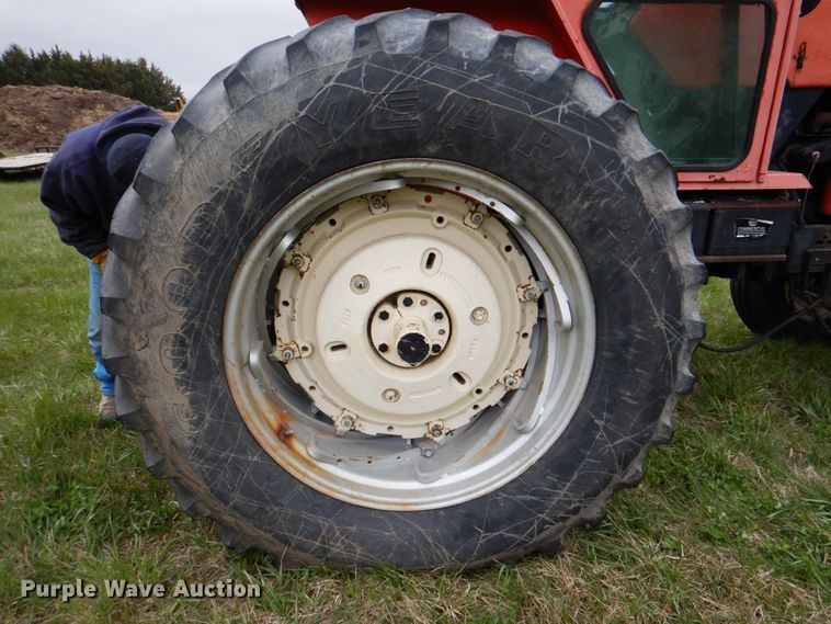 image for item IQ9257 Allis Chalmers 7045  tractor