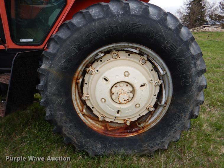 image for item IQ9257 Allis Chalmers 7045  tractor