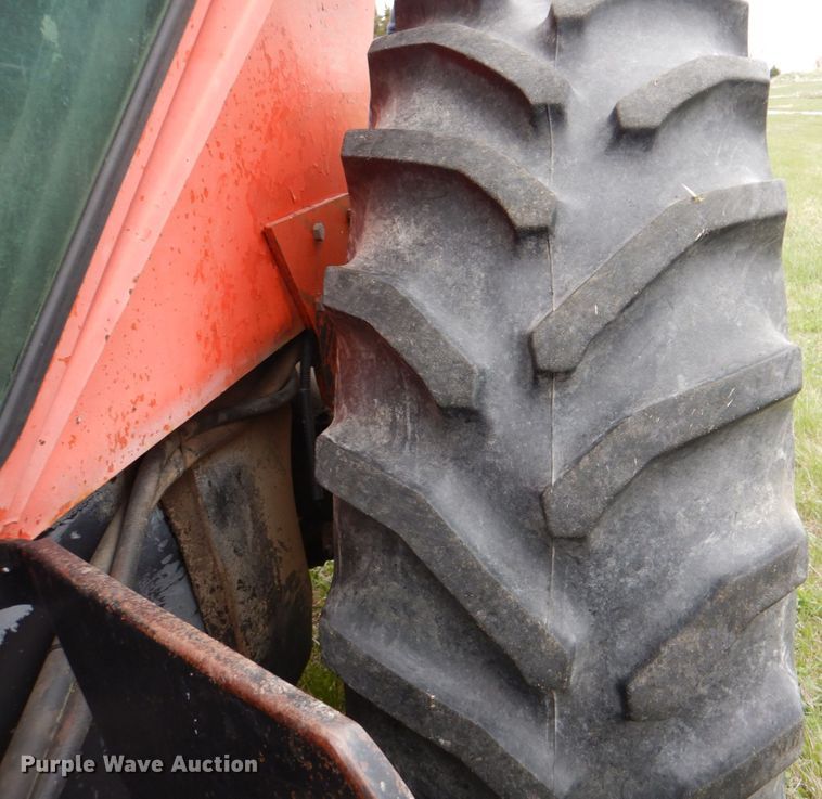 image for item IQ9257 Allis Chalmers 7045  tractor