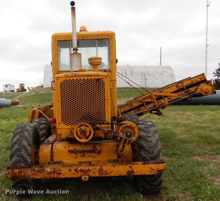 image for item IQ9263 1960 Caterpillar 12 Series E  rigid frame motor grader