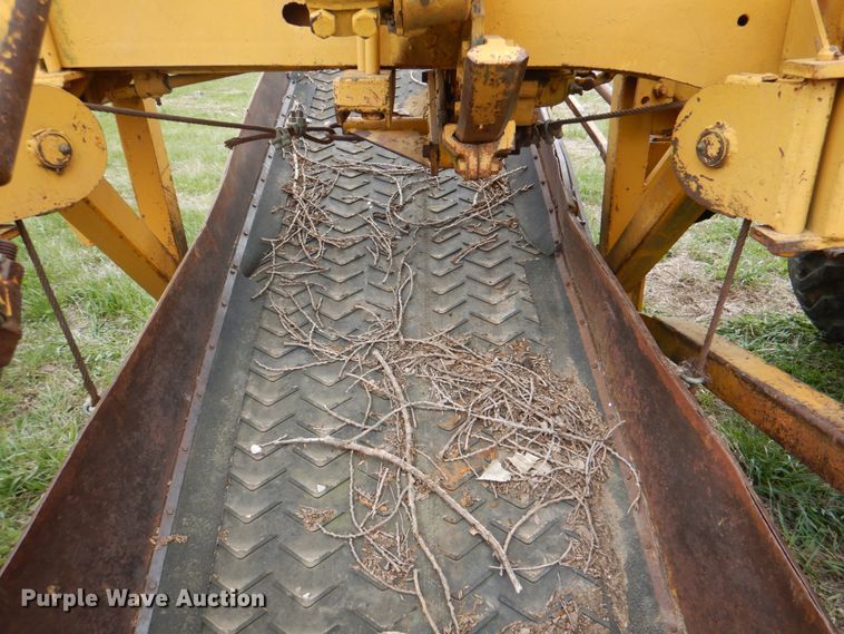 image for item IQ9263 1960 Caterpillar 12 Series E  rigid frame motor grader