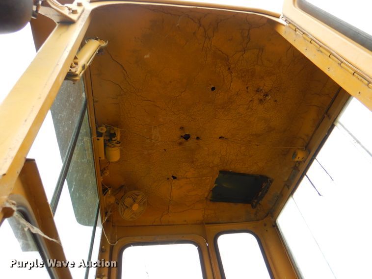 image for item IQ9263 1960 Caterpillar 12 Series E  rigid frame motor grader