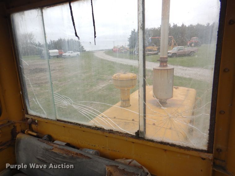 image for item IQ9263 1960 Caterpillar 12 Series E  rigid frame motor grader