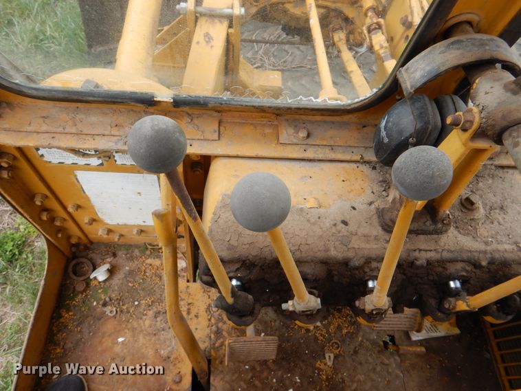 image for item IQ9263 1960 Caterpillar 12 Series E  rigid frame motor grader