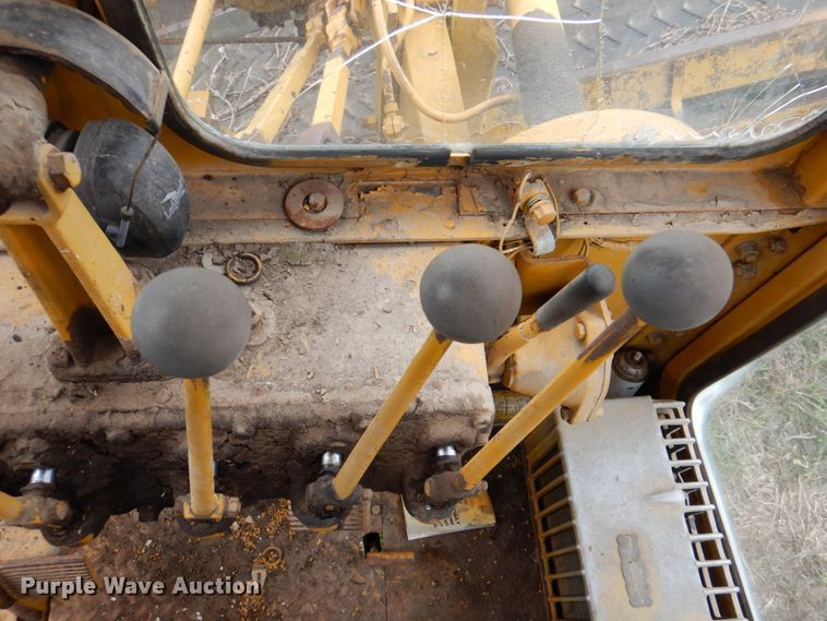 image for item IQ9263 1960 Caterpillar 12 Series E  rigid frame motor grader