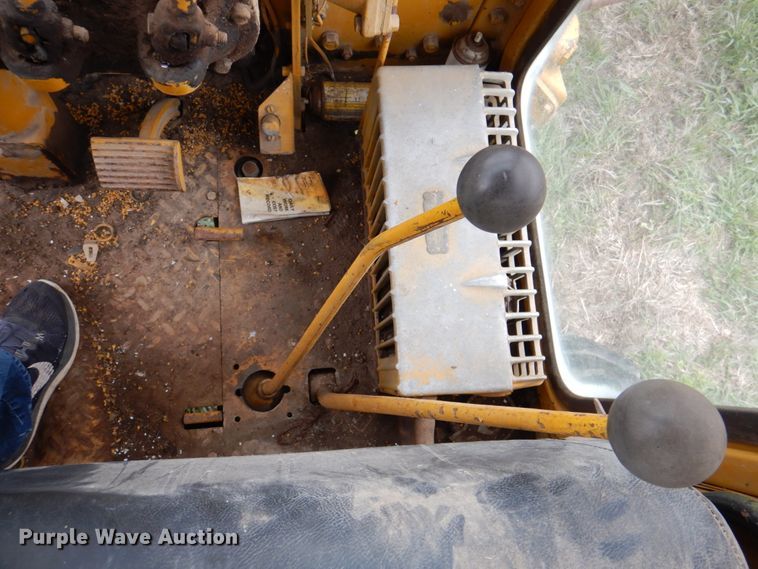 image for item IQ9263 1960 Caterpillar 12 Series E  rigid frame motor grader