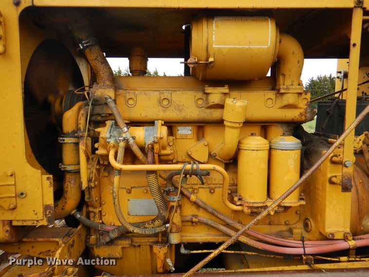 image for item IQ9263 1960 Caterpillar 12 Series E  rigid frame motor grader