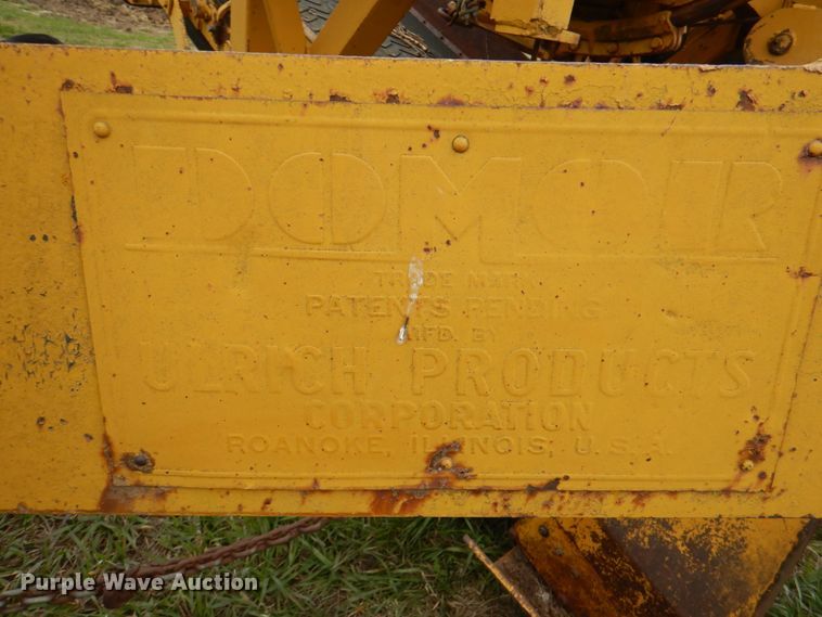 image for item IQ9263 1960 Caterpillar 12 Series E  rigid frame motor grader