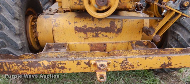 image for item IQ9263 1960 Caterpillar 12 Series E  rigid frame motor grader