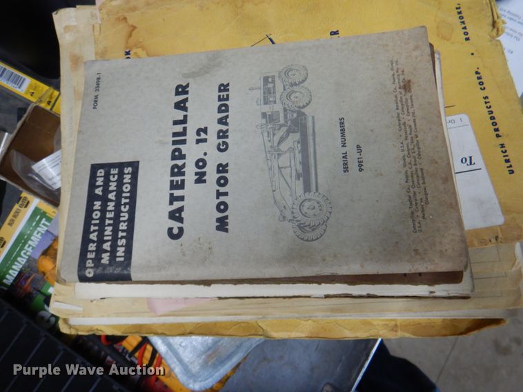 image for item IQ9263 1960 Caterpillar 12 Series E  rigid frame motor grader