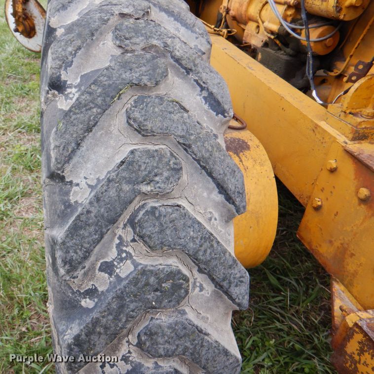 image for item IQ9263 1960 Caterpillar 12 Series E  rigid frame motor grader