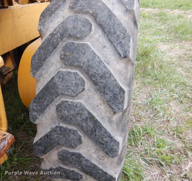 image for item IQ9263 1960 Caterpillar 12 Series E  rigid frame motor grader