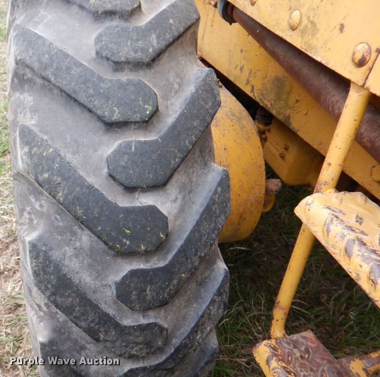 image for item IQ9263 1960 Caterpillar 12 Series E  rigid frame motor grader