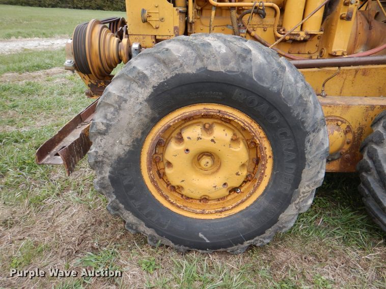 image for item IQ9263 1960 Caterpillar 12 Series E  rigid frame motor grader