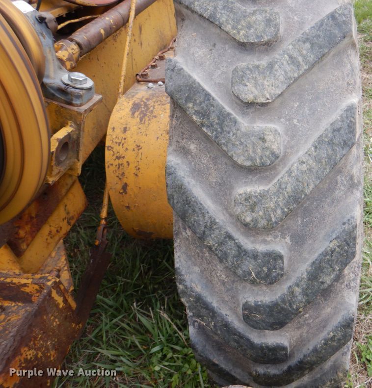 image for item IQ9263 1960 Caterpillar 12 Series E  rigid frame motor grader