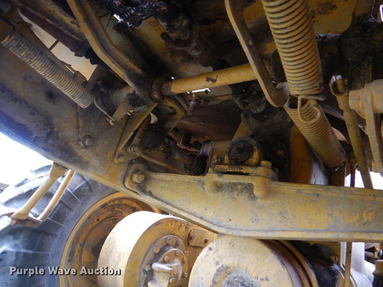 image for item IQ9263 1960 Caterpillar 12 Series E  rigid frame motor grader