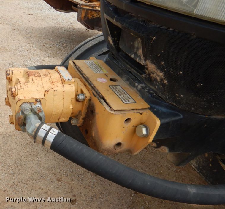 image for item IQ9285 2006 Case IH MXU115  tractor