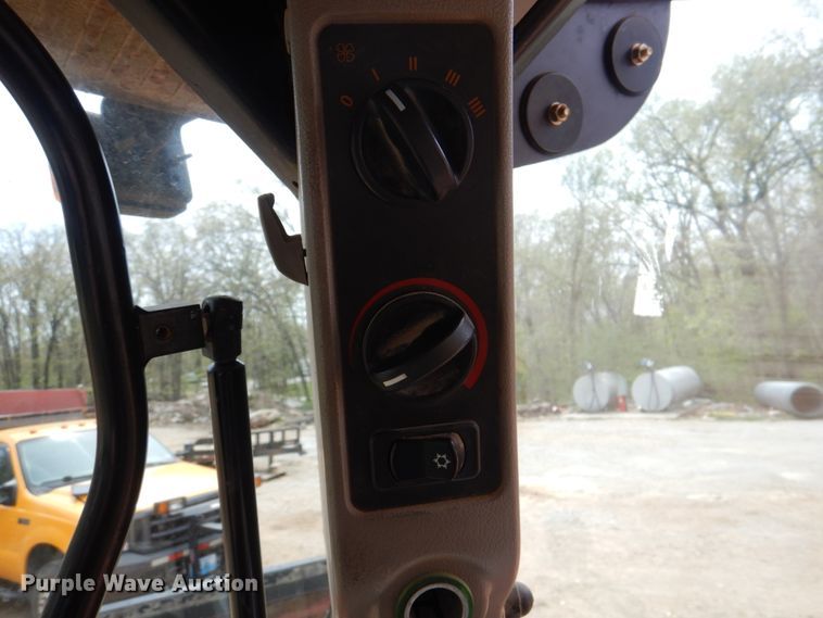 image for item IQ9285 2006 Case IH MXU115  tractor