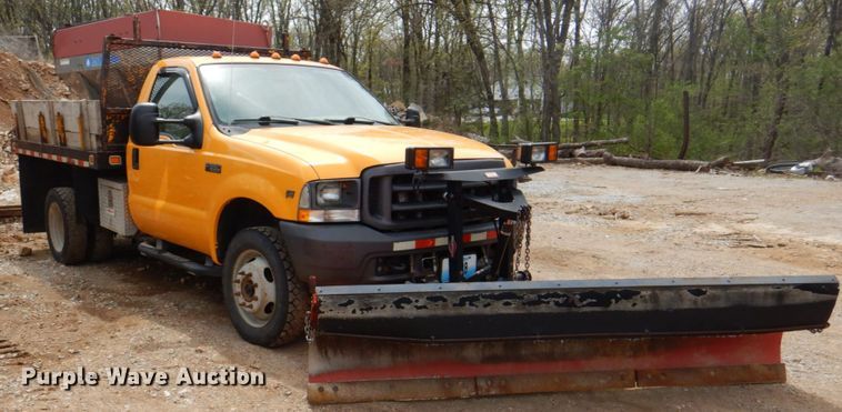 image for item IQ9286 2004 Ford F550  dump flatbed truck