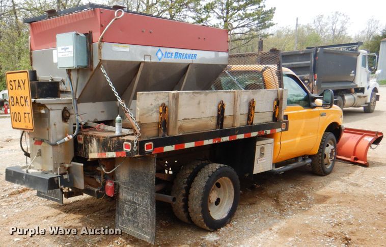 image for item IQ9286 2004 Ford F550  dump flatbed truck