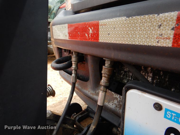 image for item IQ9286 2004 Ford F550  dump flatbed truck