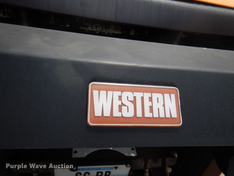 image for item IQ9286 2004 Ford F550  dump flatbed truck