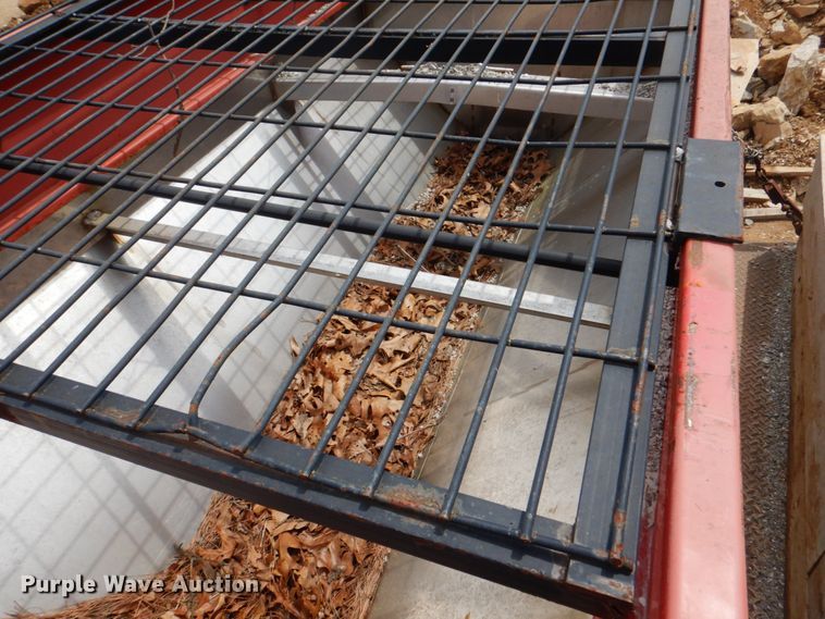 image for item IQ9286 2004 Ford F550  dump flatbed truck