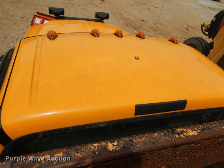 image for item IQ9286 2004 Ford F550  dump flatbed truck