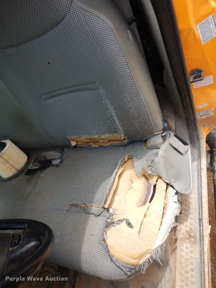 image for item IQ9286 2004 Ford F550  dump flatbed truck