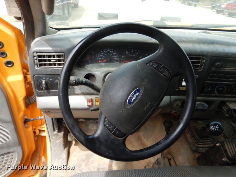 image for item IQ9286 2004 Ford F550  dump flatbed truck