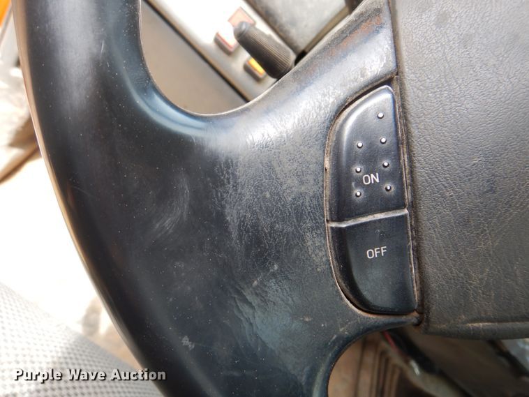 image for item IQ9286 2004 Ford F550  dump flatbed truck