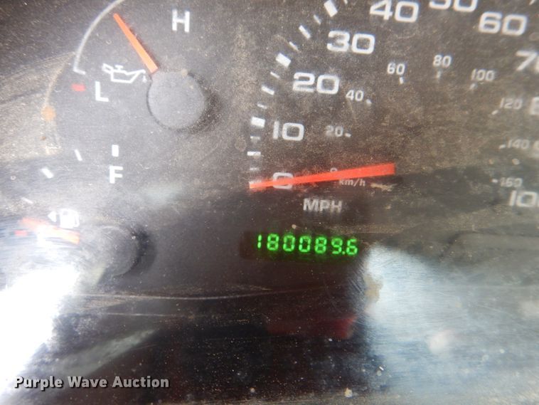 image for item IQ9286 2004 Ford F550  dump flatbed truck