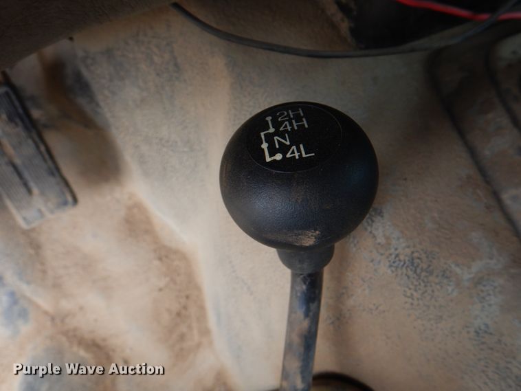 image for item IQ9286 2004 Ford F550  dump flatbed truck