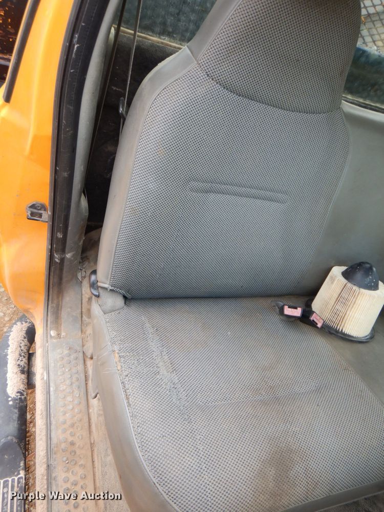 image for item IQ9286 2004 Ford F550  dump flatbed truck