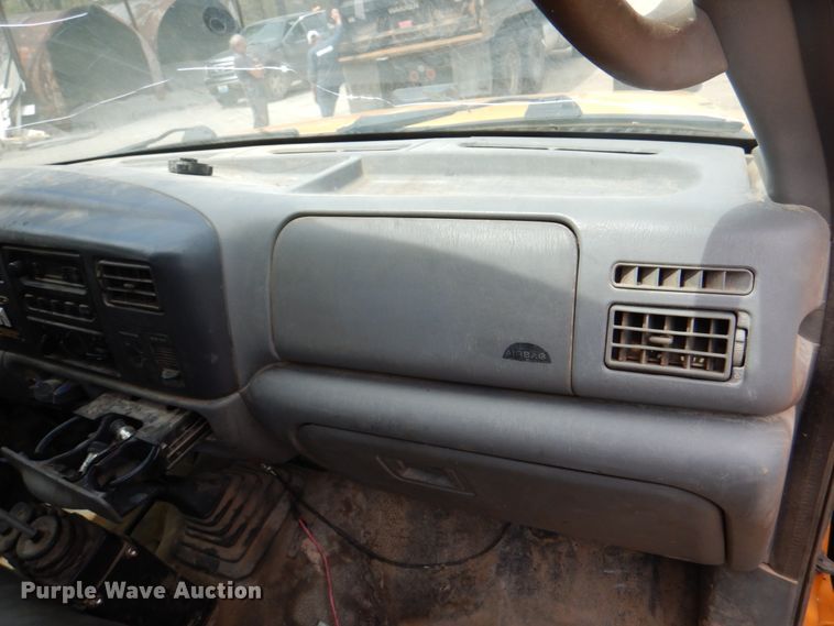 image for item IQ9286 2004 Ford F550  dump flatbed truck