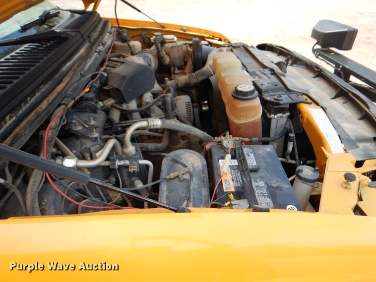 image for item IQ9286 2004 Ford F550  dump flatbed truck