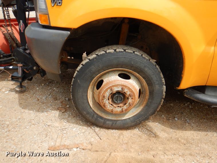 image for item IQ9286 2004 Ford F550  dump flatbed truck